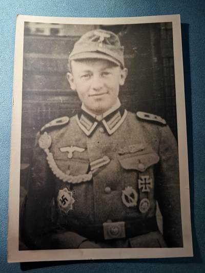 盛世勋华——号角文化勋章邮票专场拍卖第295期 - 德国（1939）德意志十字勋章获得者照片 奥托·斯特雷劳 佩戴德意志十字勋章/一级铁十字勋章/步兵突击奖章/近距离作战勋饰/射击饰续等