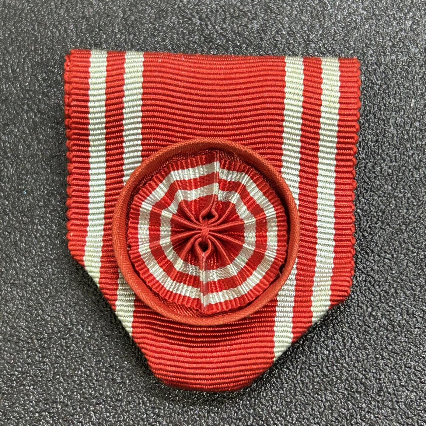 西秦中古拍卖第七十期 不忘历史 抗战收藏 日本红十字奖章绶带 高等级