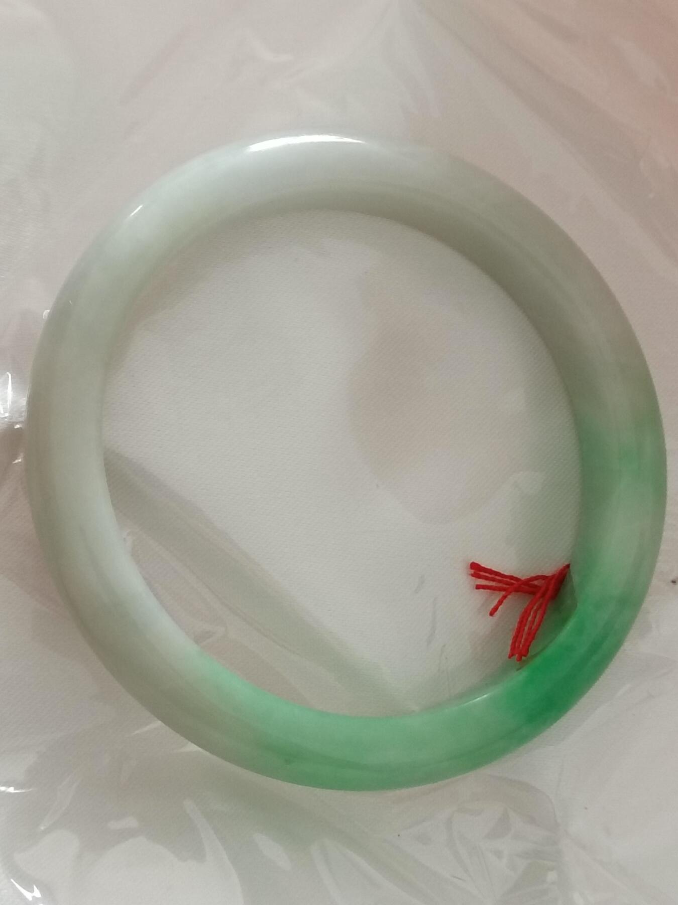 翡翠手镯  圈口56mm