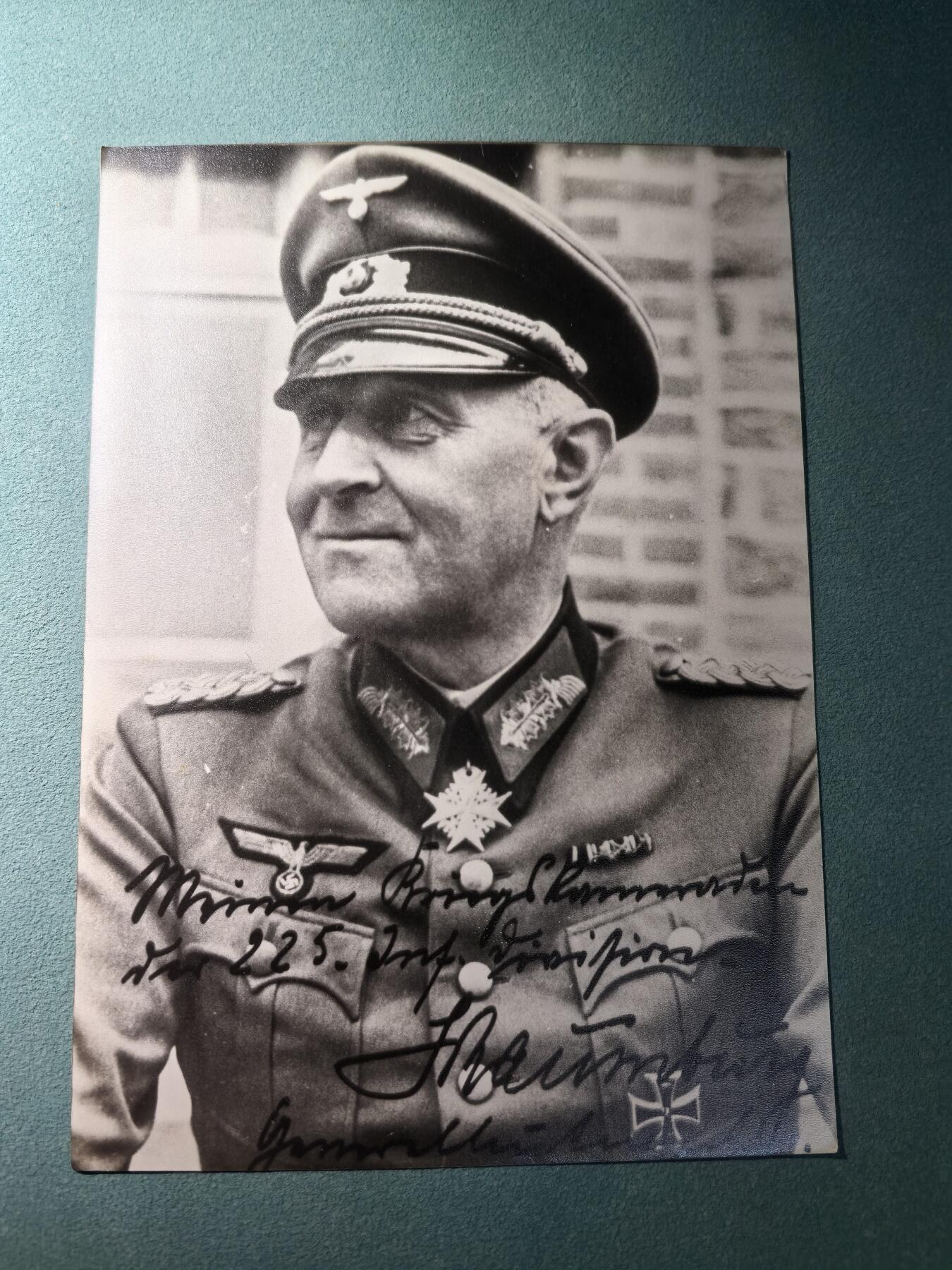 盛世勋华——号角文化勋章邮票专场拍卖第295期 德国（1939）蓝马克斯勋章获得者照片 恩斯特·绍姆堡少将 佩戴蓝马克斯勋章/一战一级铁十字勋章等