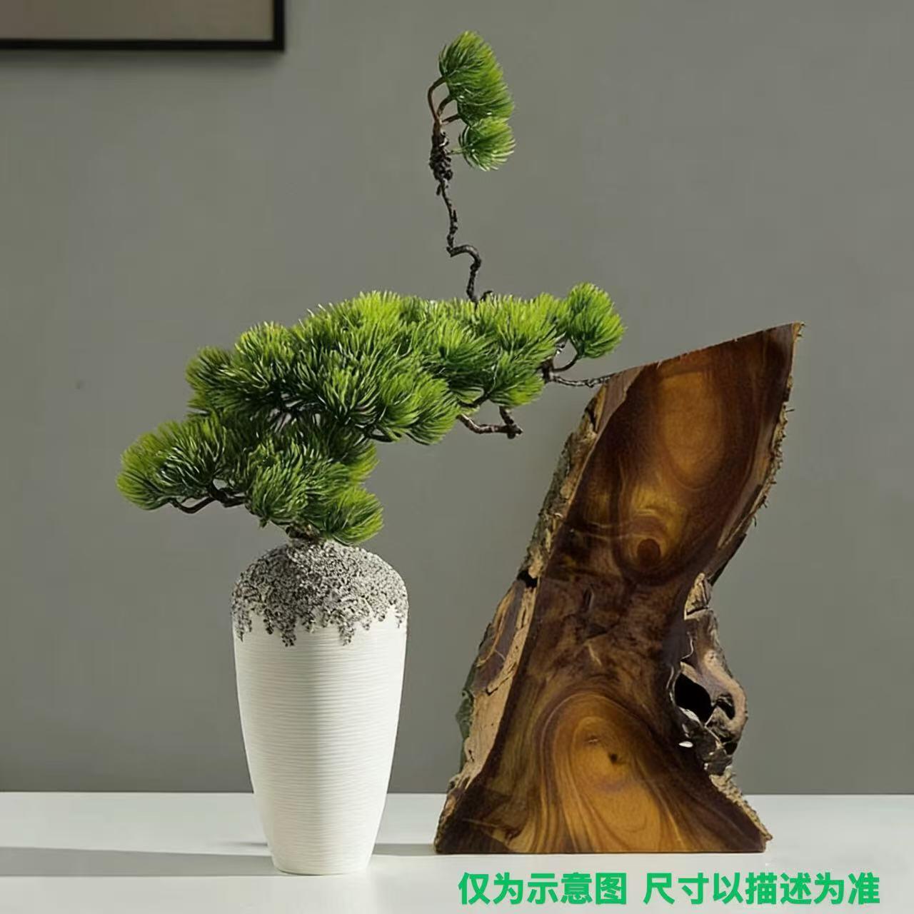 零元拍：金丝楠牌子 山水意境 满金丝 果香满满，尺寸：19.5/18/1.4CM。因为是原材料，木材还未干透