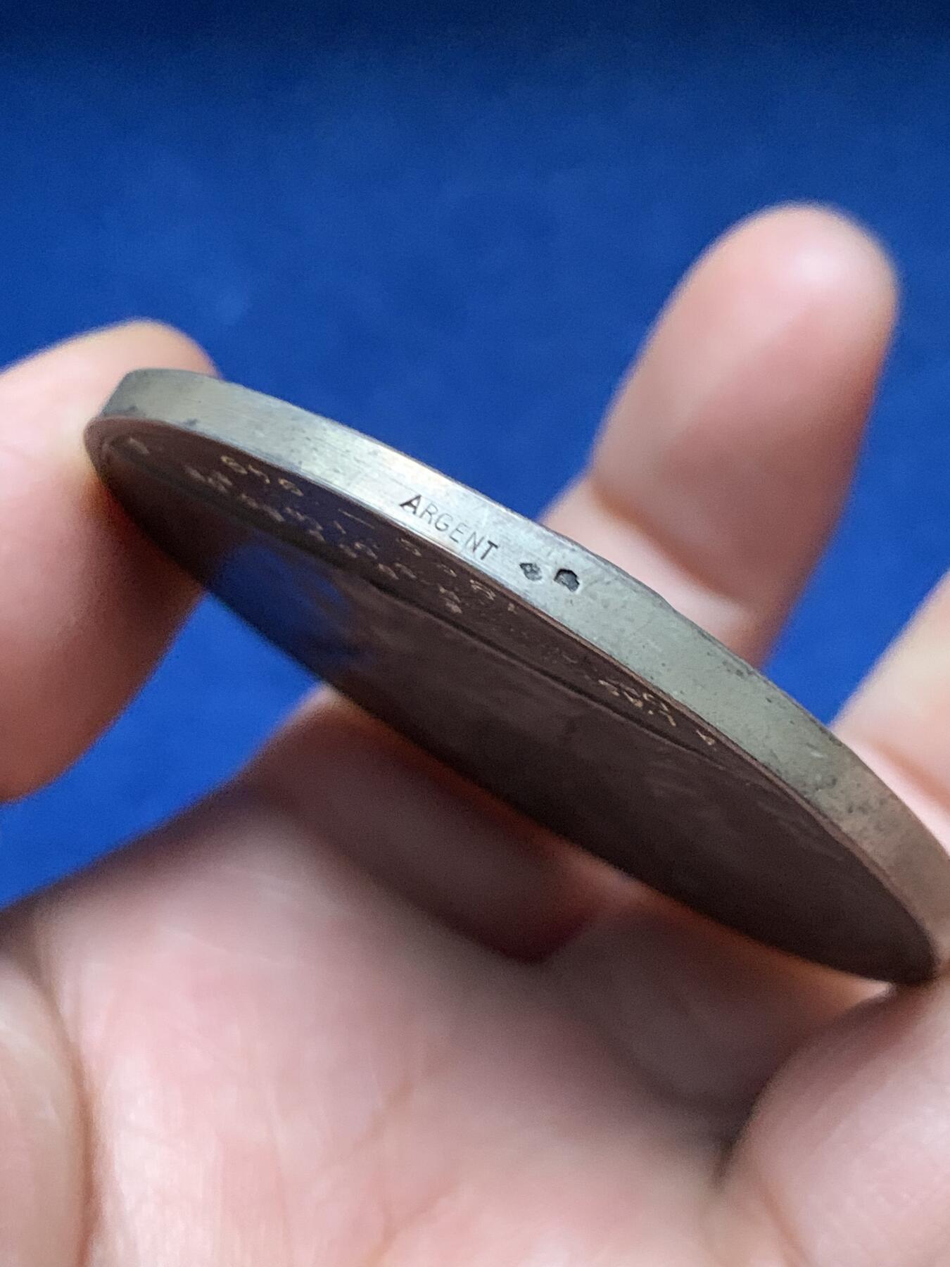 《竞宝斋》第451场 周日，周一，周二  3场连拍 （全场包邮，欢迎送拍） 法国斯特拉斯堡商会银章，72.38g，53.6mm，边铭：野猪头+菱形argent