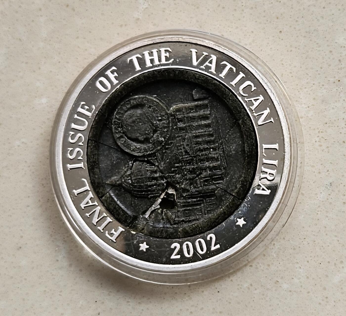 【币将精彩】世界钱币拍卖（2025-12-31） 朝鲜2002年纪念梵蒂冈欧元宝石镶嵌1盎司银币宝石破损