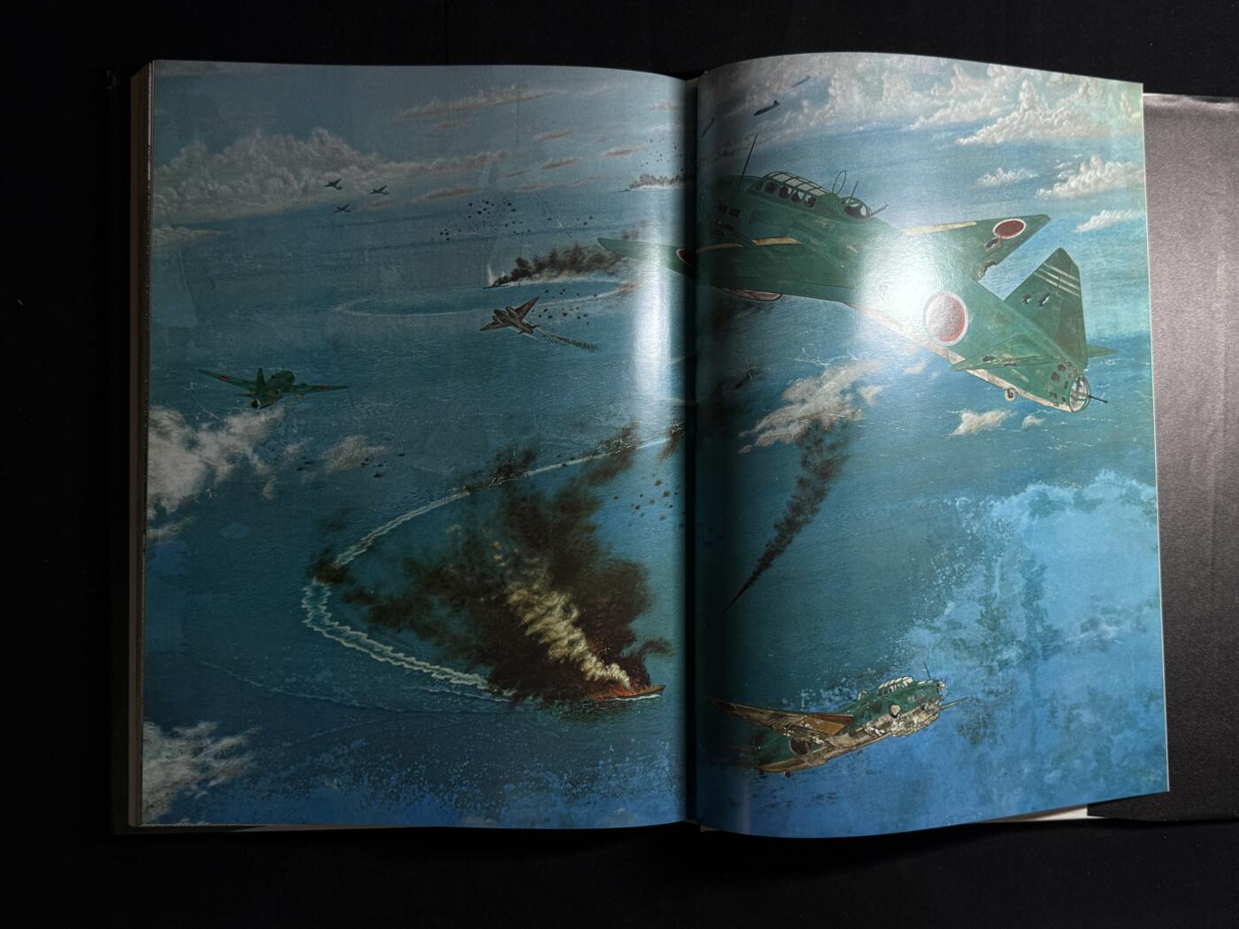 欢庆元旦！戎马世界章牌大赏第109期元旦大拍 铭记历史，珍爱和平！日本太平洋战争名画集（二），非常厚重的一本书（三斤多），内容翔实图文并茂