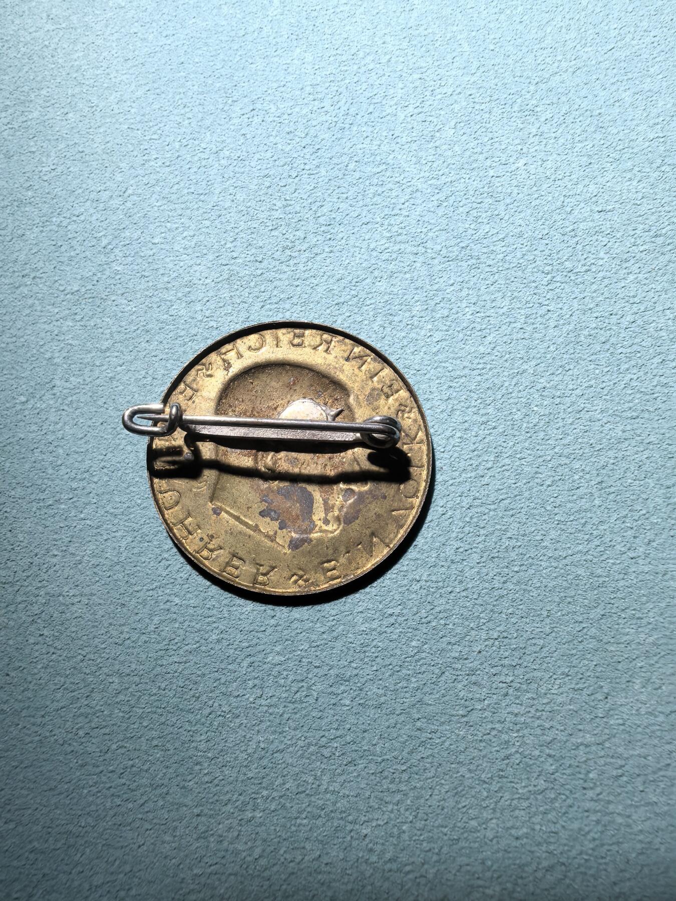 盛世勋华——号角文化勋章邮票专场拍卖第295期 德国（1939）小胡子“一个国家 一个元首 一个人民”口号纪念证章