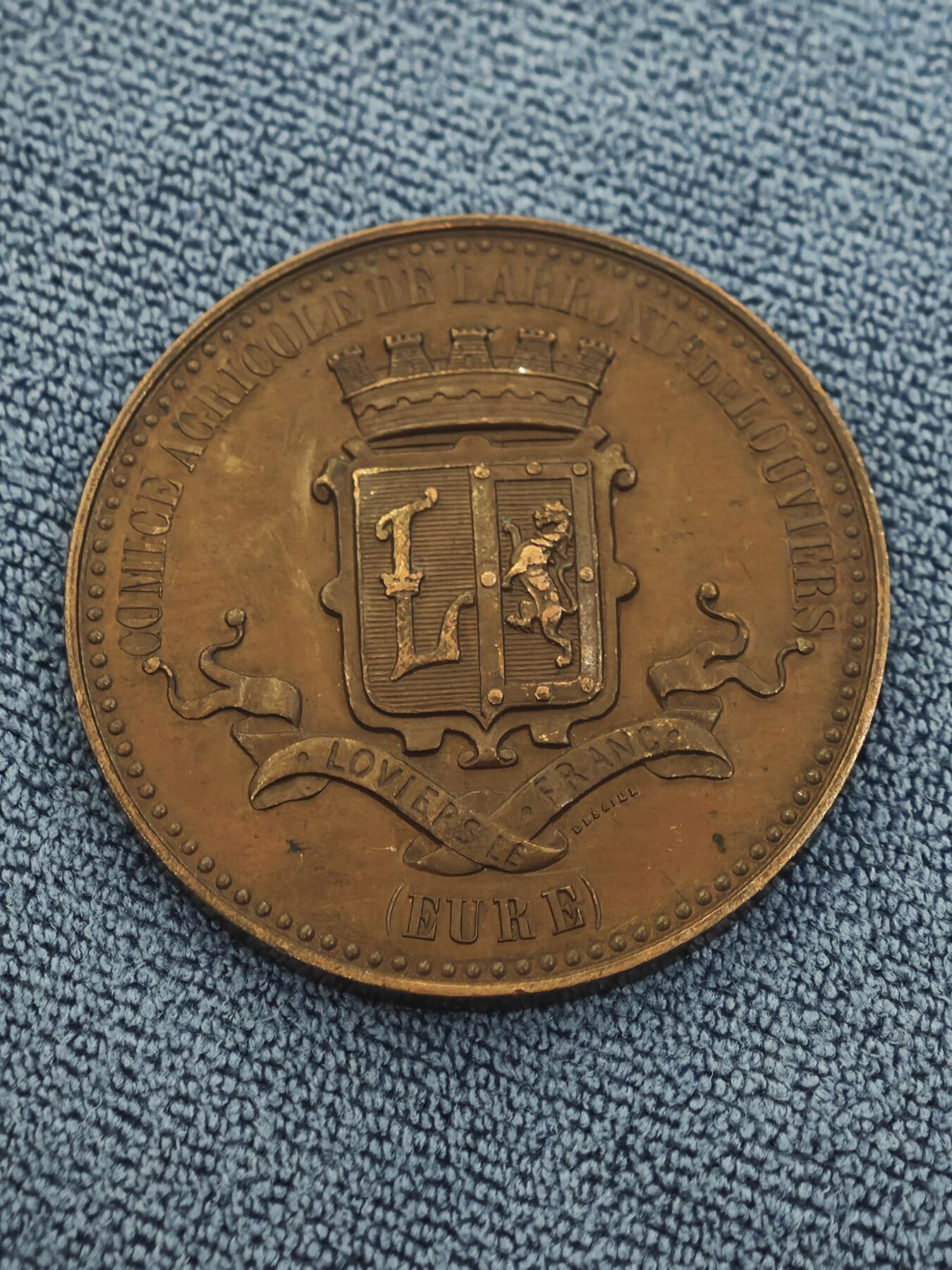 法国卢维耶农业协会大铜章 直径46㎜，重量 45.3克