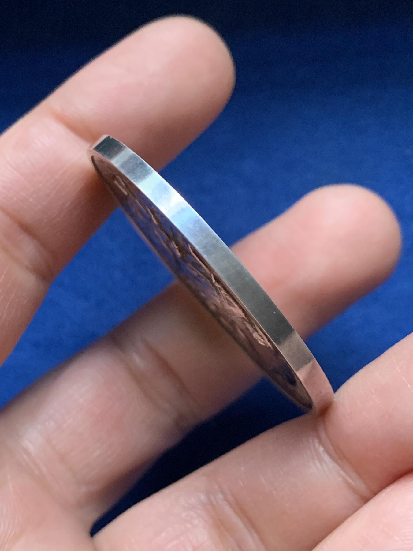 《竞宝斋》第451场 周日，周一，周二  3场连拍 （全场包邮，欢迎送拍） 教皇国梵蒂冈庇护十二圣母天使纪念银章，高浮雕，34.63g，43.8mm