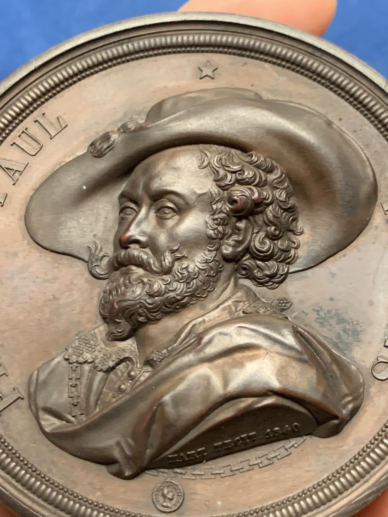 《竞宝斋》第451场 周日，周一，周二  3场连拍 （全场包邮，欢迎送拍） 1840年比利时画家鲁本斯逝世200周年纪念铜章，高浮雕，比常规68mm的尺寸大一圈，201.1g，71.8mm