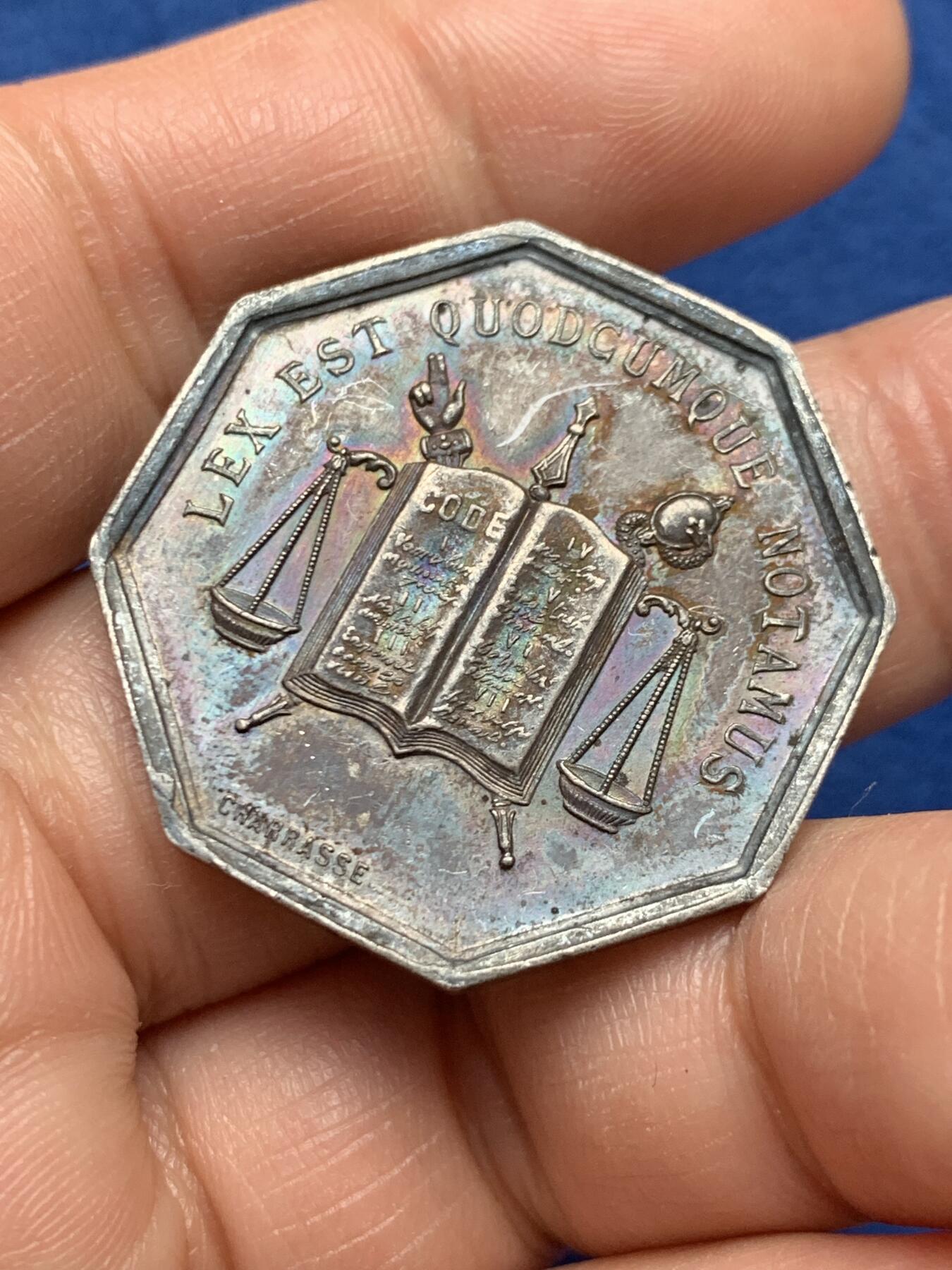 《竞宝斋》第451场 周日，周一，周二  3场连拍 （全场包邮，欢迎送拍） 法国八角银质代币，里昂公证人，15.12g，32.6mm，蜜蜂边铭