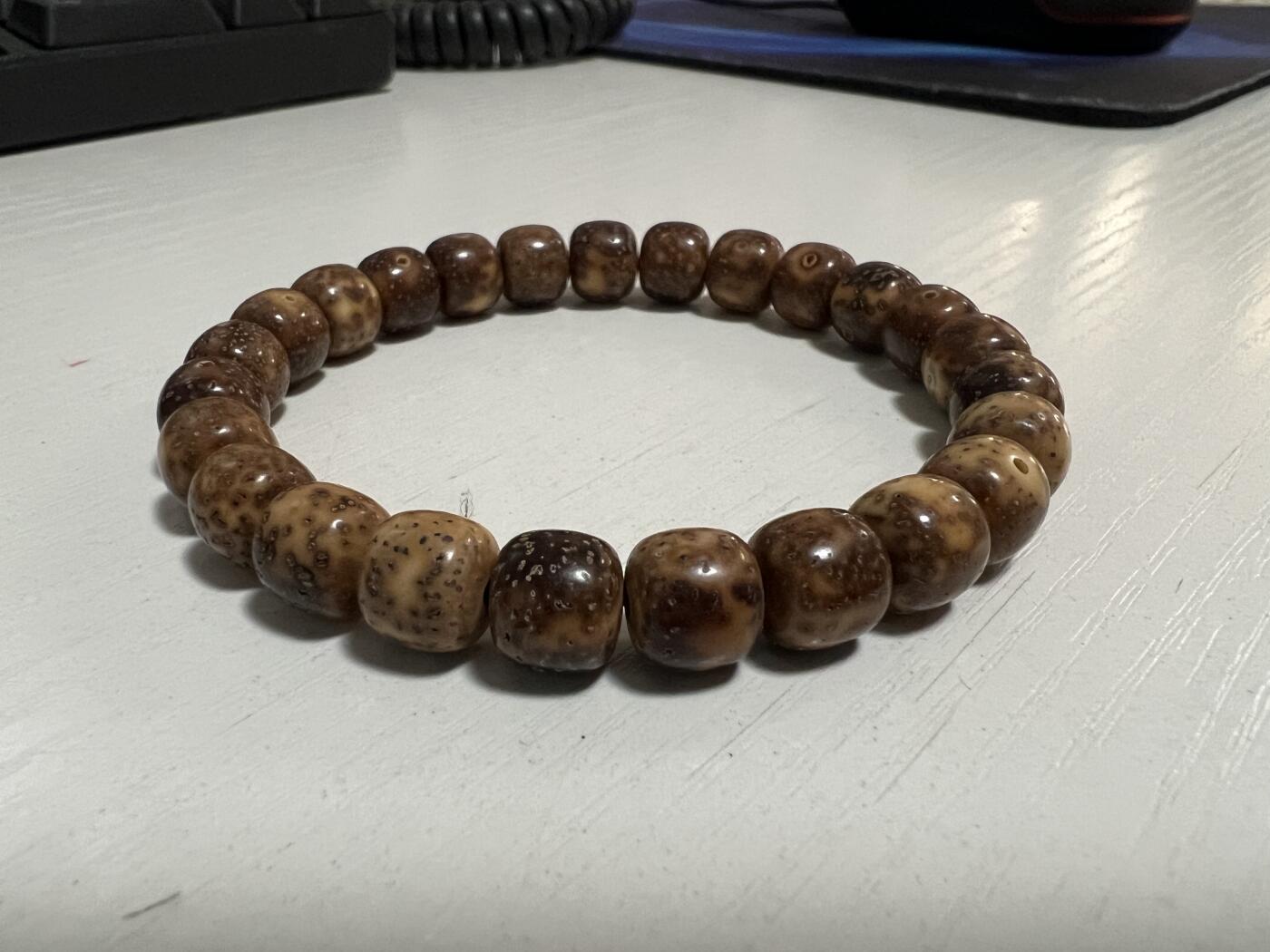 零元拍：代客随缘拍几条串儿，星月菩提手串两条（7/8，8/9），长串一条（7/8），菩提根手串两条（12），再加一条不知道是不是玉料的随型手串。