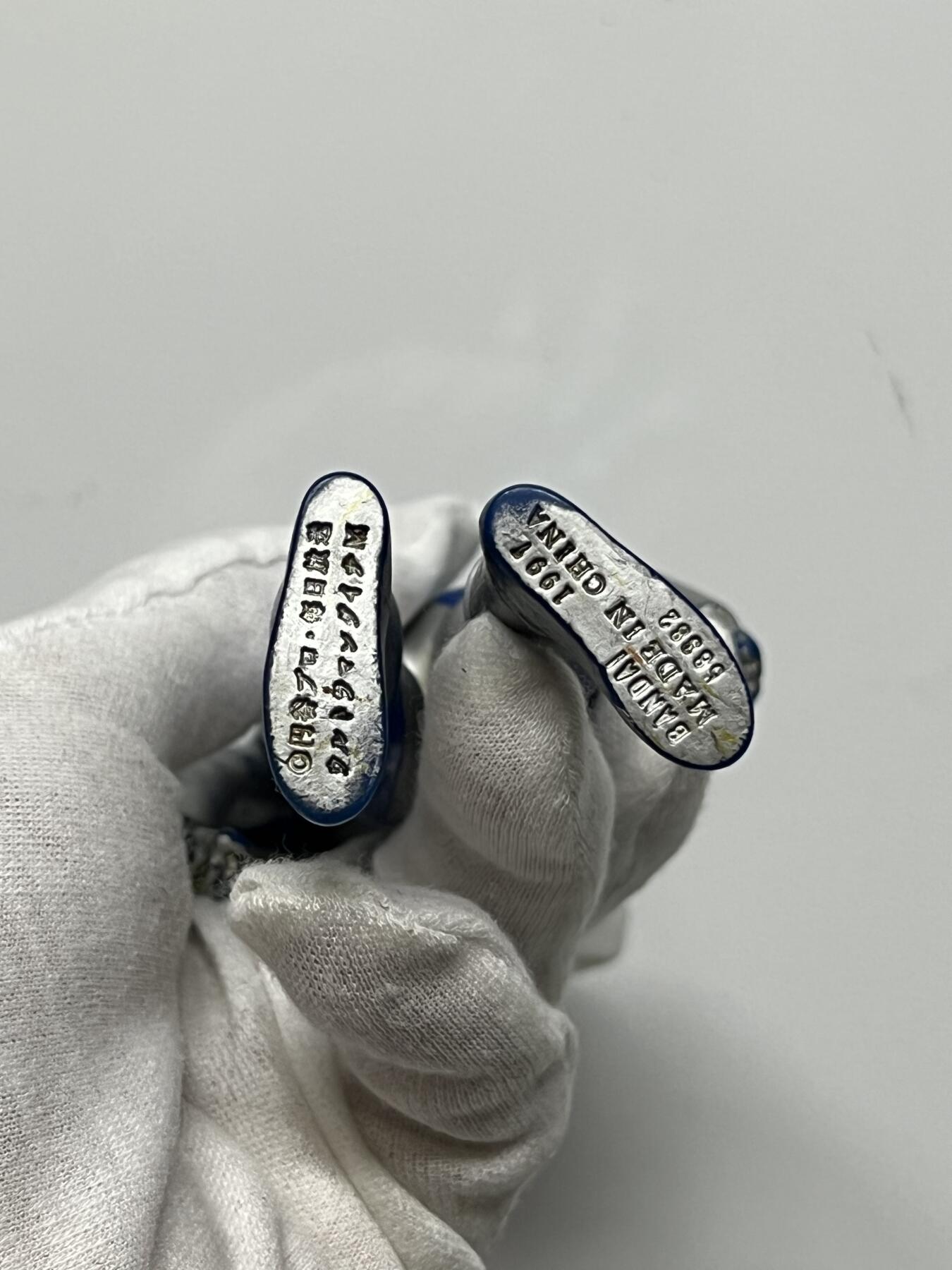 零元拍：海淘中古玩具 万代系列 哦脚底附带铭文以及钢印 1997年出品 20多年老玩具非常少见 掉漆蹭色属正常现象！戴拿奥特曼 奇迹型 软胶模型 中古玩具收藏家必备小摆件