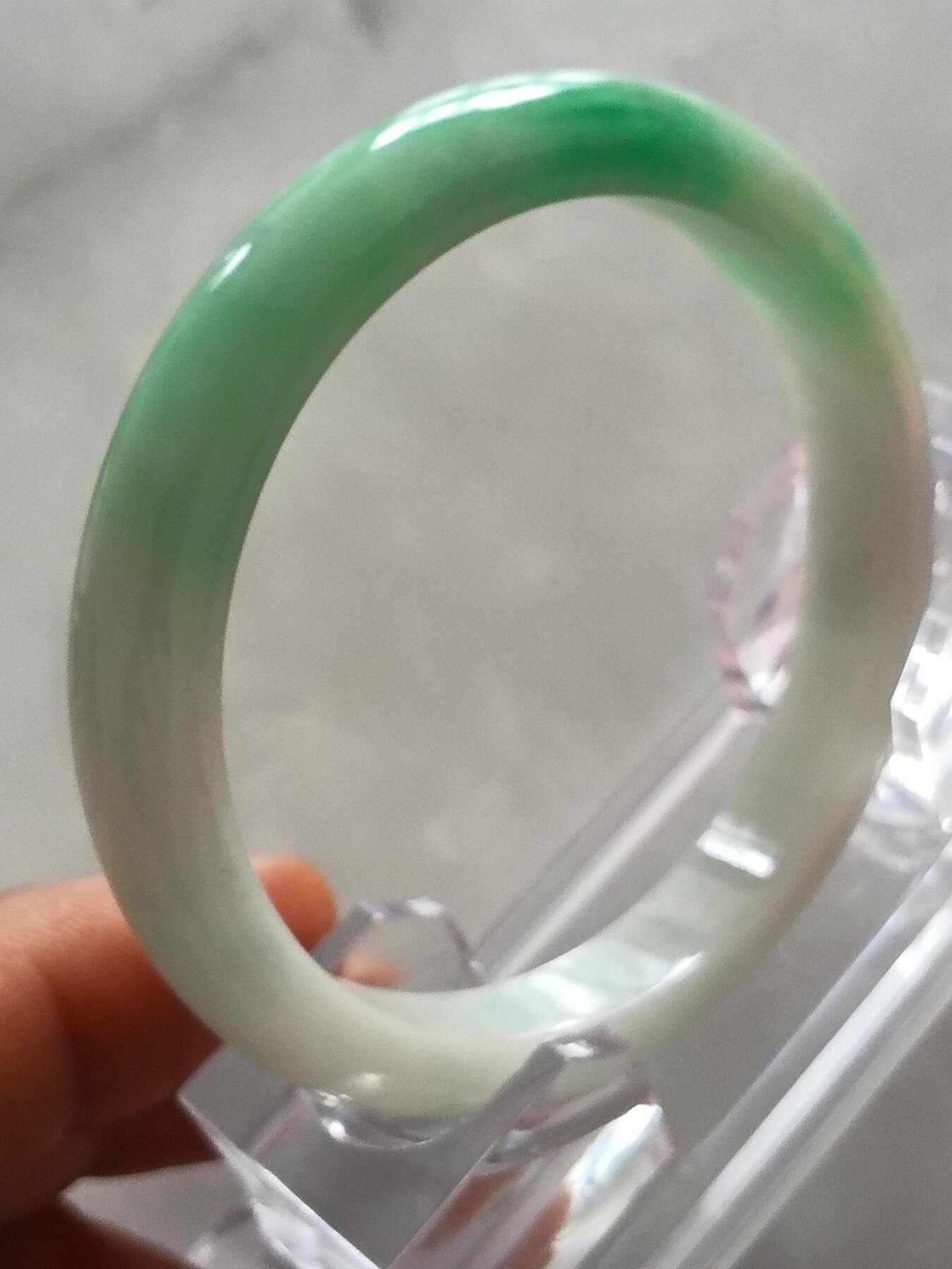 翡翠手镯  圈口56mm