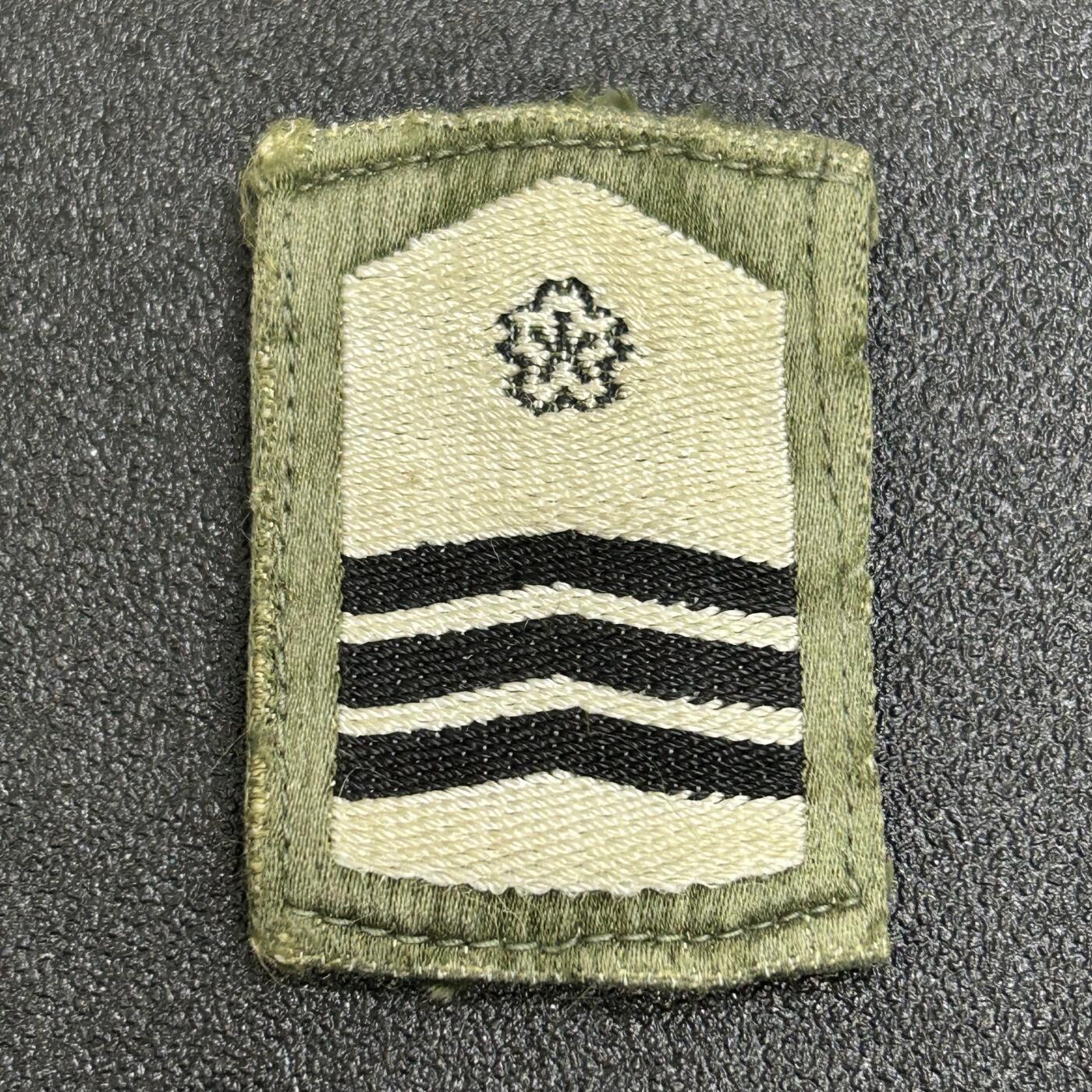 西秦中古拍卖第七十期 不忘历史 日本自卫队一等空曹军衔 早期版