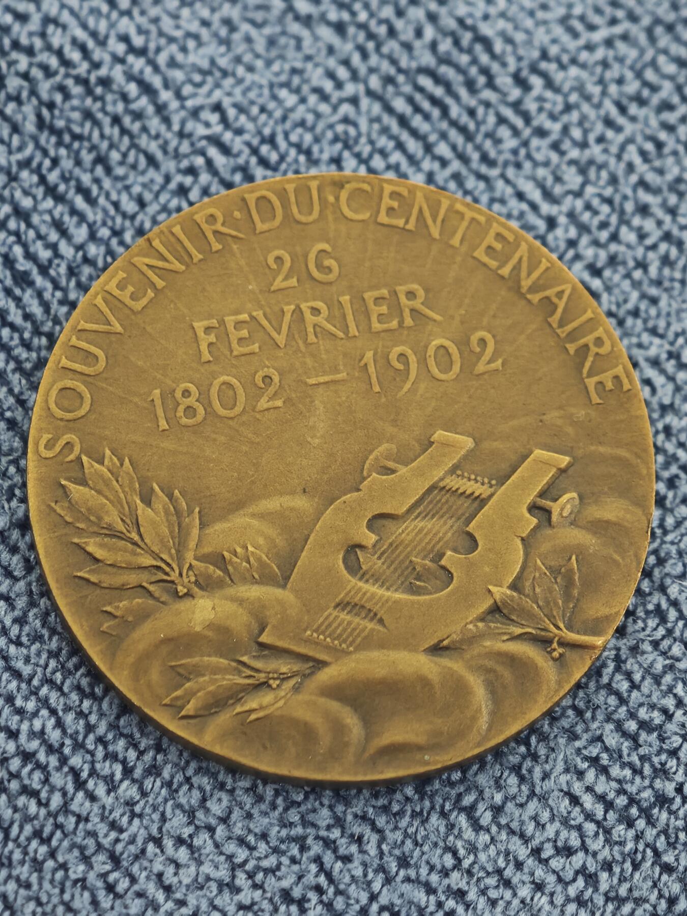 法国作家维克多.雨果铜像章 法国章牌雕塑大师夏普兰作品 直径23毫米， 重量23.3克