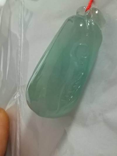 天然翡翠冰种福瓜吊坠 - 天然翡翠冰种福瓜吊坠