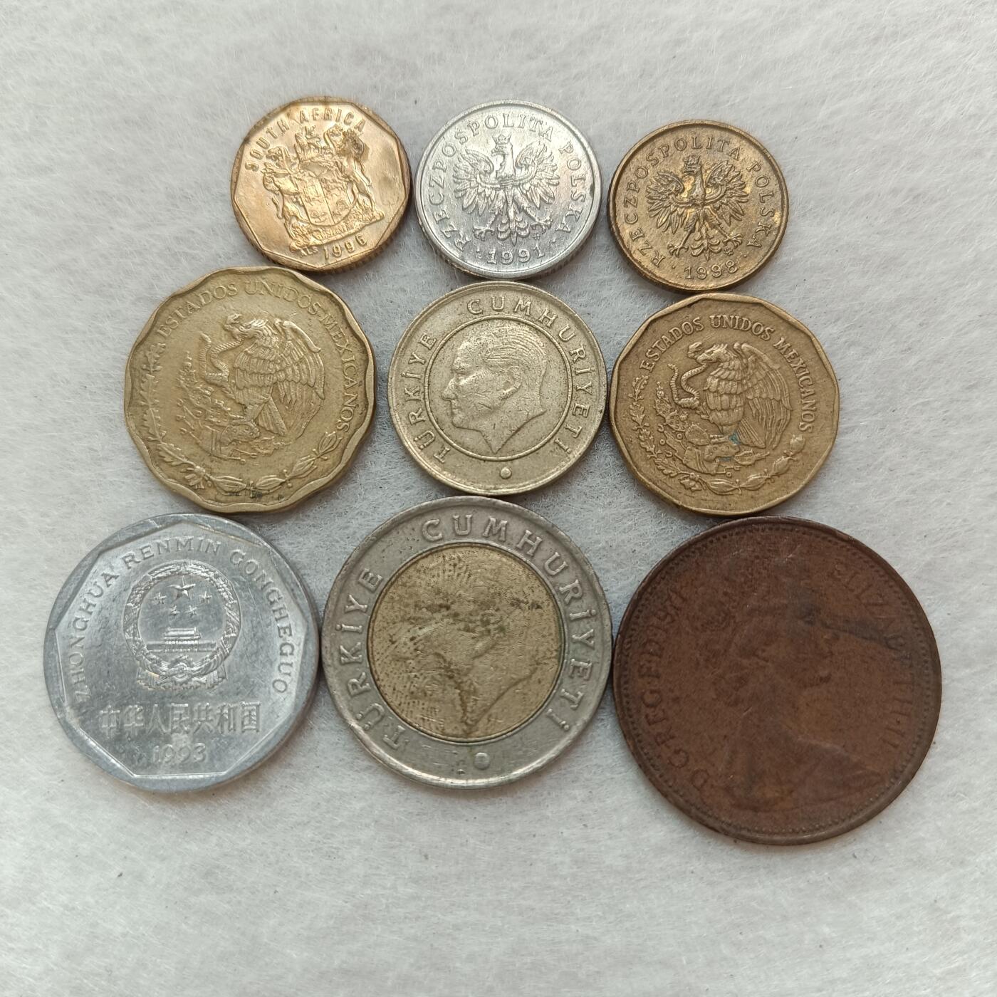 君烨收藏 0元起拍 散币场 每天一场 可留存 第20场 周日发货 11散步一组