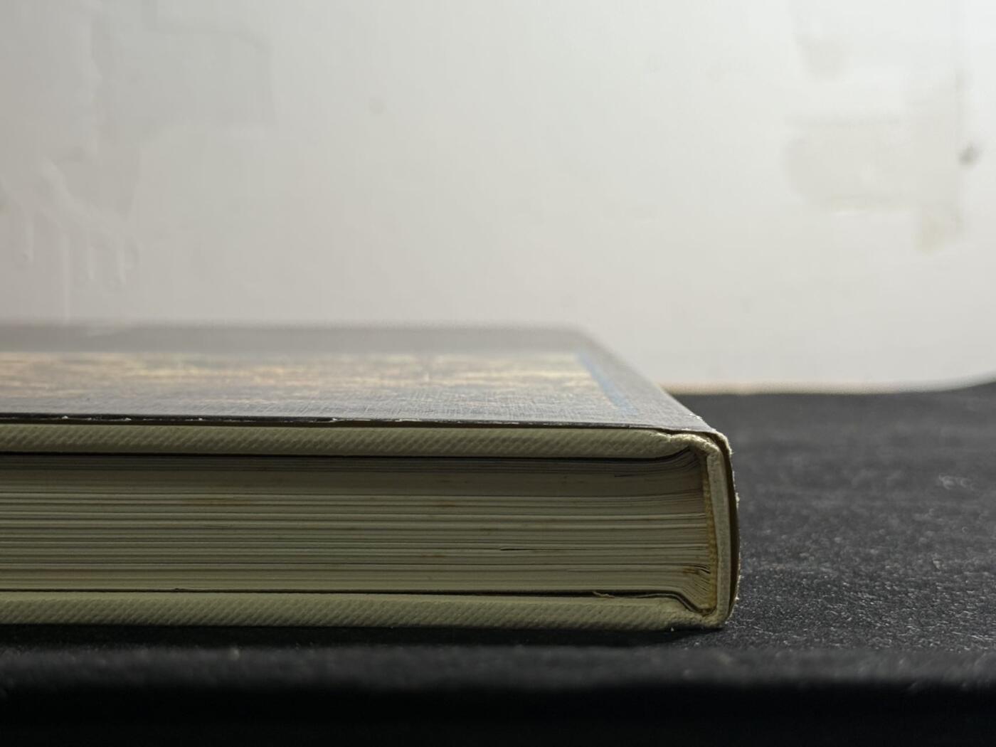 欢庆元旦！戎马世界章牌大赏第109期元旦大拍 铭记历史，珍爱和平！日本太平洋战争名画集（一），非常厚重的一本书（四斤多），印刷精美图文并茂