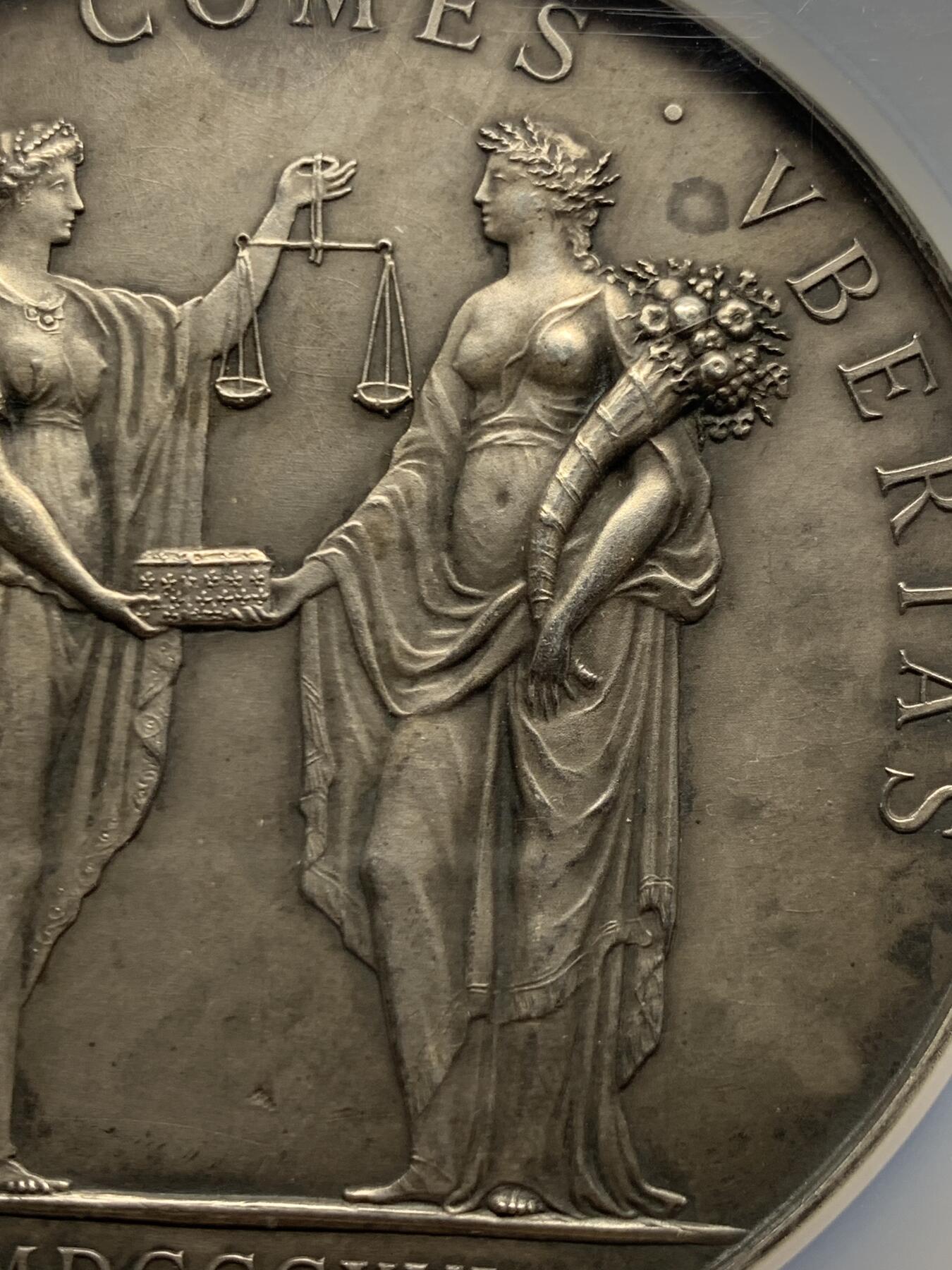 《竞宝斋》第451场 周日，周一，周二  3场连拍 （全场包邮，欢迎送拍） NGC MS62 法国1929年信托投资银章，直径：68mm、重：157g，丰饶角边铭，少见品种，稀有大规格款。正面是正义女神与和平女神，背面是橡树叶环绕的奖章，雕工精美。