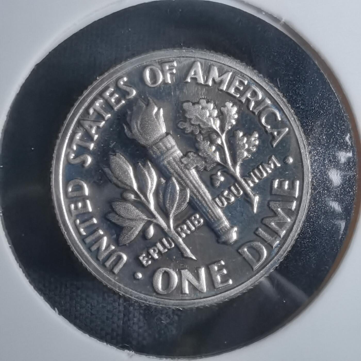 沼泽如烟--第943场 美国1983年十分精制币