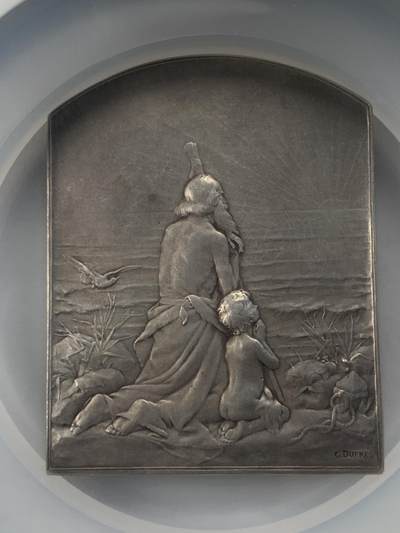 掌中浮雕-藏着的欧洲第047场 - NGC MS63 : 1900年法国“致敬太阳”纪念银章，64 X50mm, 雕刻家：1896年罗马大奖赛大奖获得者Georges Dupre (1869-1909)此章是作者游学罗马期间完成，赢得1899年法兰西艺术家协会沙三等奖, Nicolas Maier法国优秀雕刻家作品书#188号