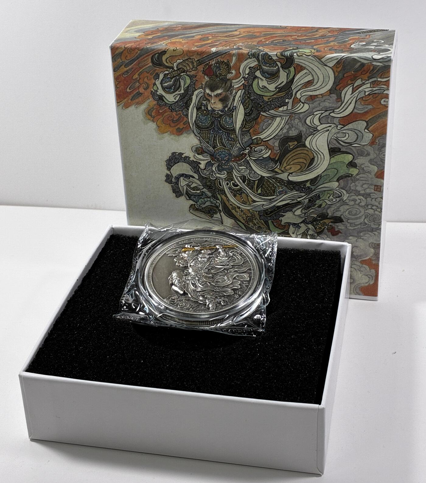 【雨安】【直播拍卖】【世界币章121期-裸币】2025-12-26 周五 19:30 保真 [现代装帧] Cameroun 喀麦隆 1000法郎 2024年 孙悟空齐天大圣 仿古精制银币 2盎司,999银