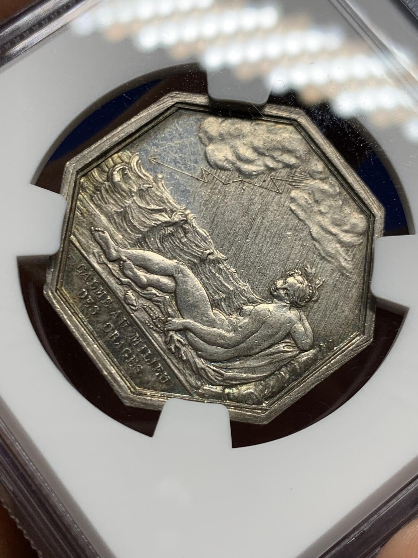 《竞宝斋》第451场 周日，周一，周二  3场连拍 （全场包邮，欢迎送拍） NGC MS64 法国婚姻爱情题材八角银质代币，命运之神摩伊赖牵着丘比特：爱情被命运牵着，蒙住了眼睛；海边女：暴风雨中保持平静，早期光边原铸