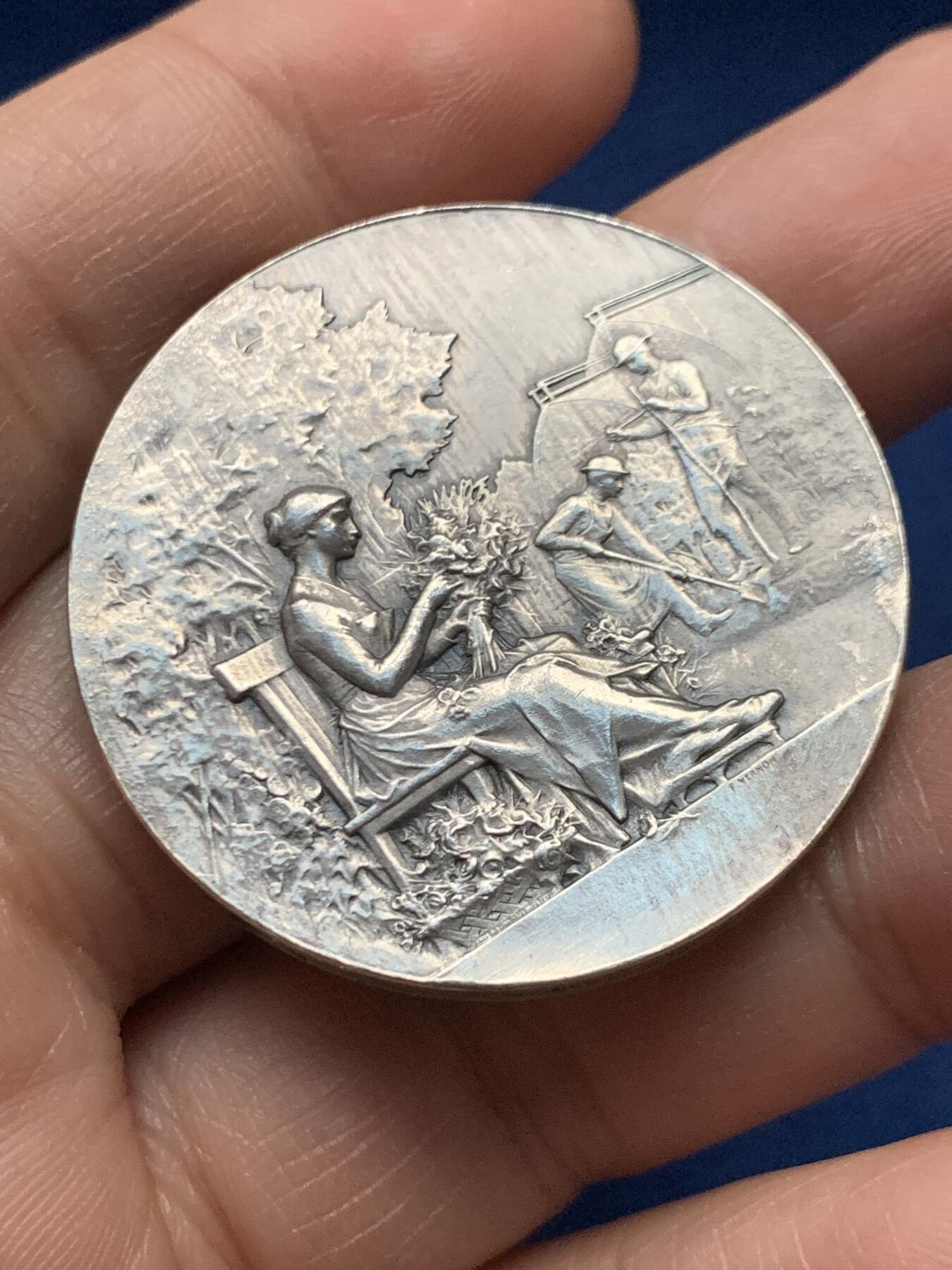 《竞宝斋》第451场 周日，周一，周二  3场连拍 （全场包邮，欢迎送拍） 法国文森园艺协会银章，26.62g，38.6mm，野猪头+菱形aregnt 950/1000边铭