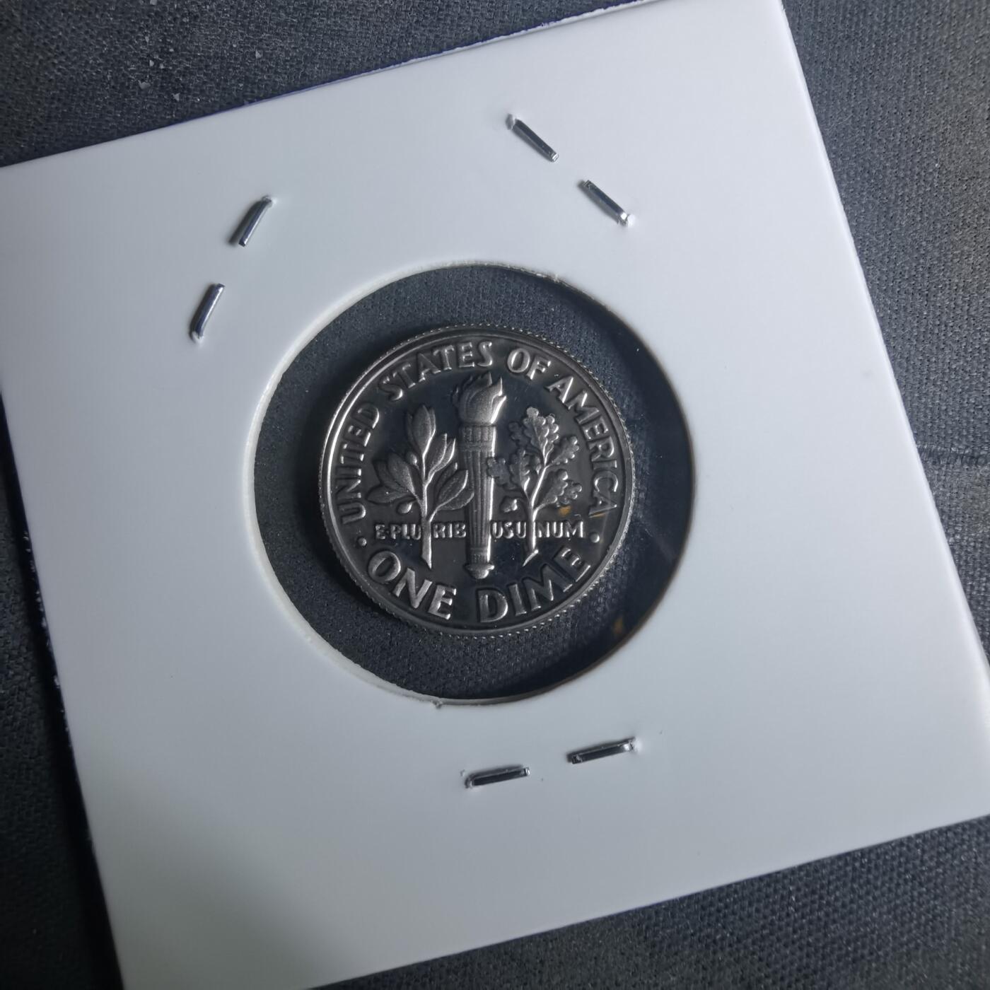 沼泽如烟--第943场 美国1982年十分精制币