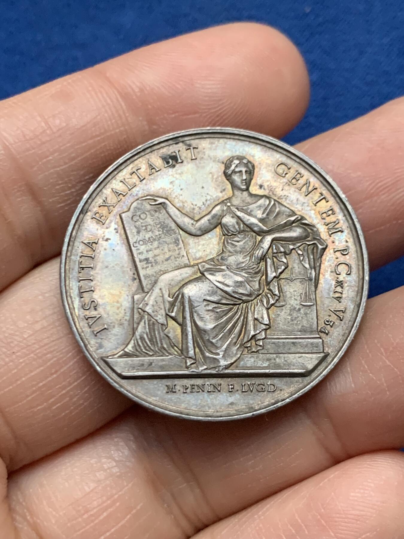 《竞宝斋》第451场 周日，周一，周二  3场连拍 （全场包邮，欢迎送拍） 法国里昂商业法庭银质代币，15.6g，33.3mm，蜜蜂边铭