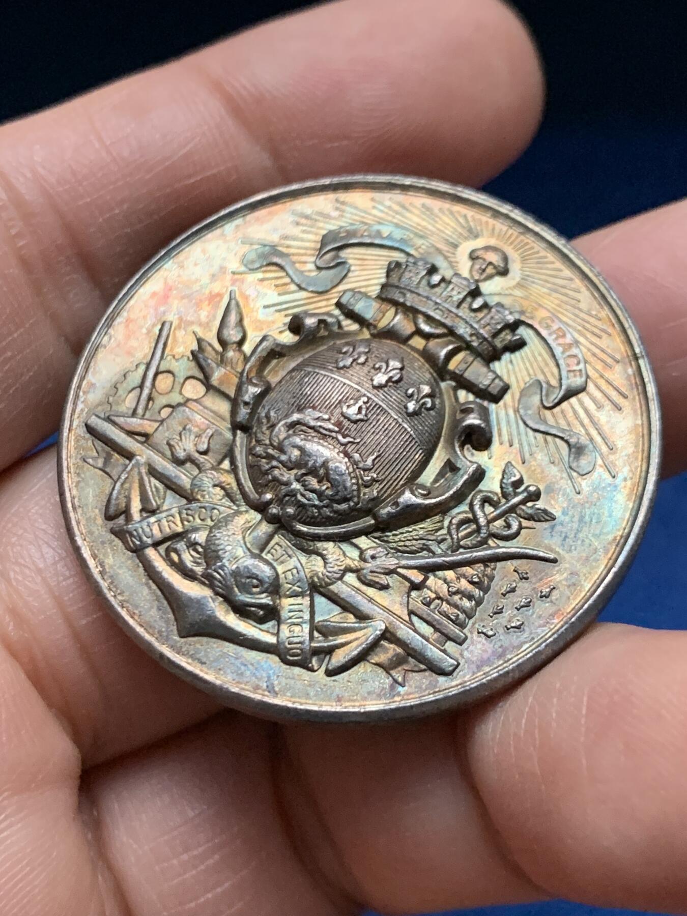 《竞宝斋》第451场 周日，周一，周二  3场连拍 （全场包邮，欢迎送拍） 法国勒阿弗尔商会银章，25.07g，38.6mm，丰饶角边铭