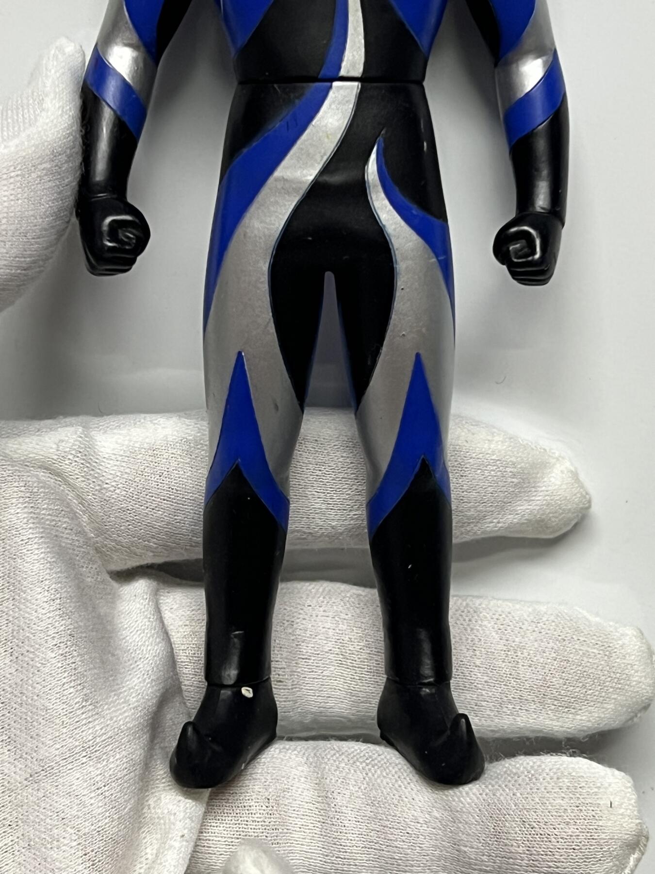 零元拍：海淘中古玩具 万代系列 后背附带铭文以及钢印 2001出品 20多年老玩具 掉漆蹭色属正常现象！邪恶之光！高斯奥特曼的复制体 卡欧斯奥特曼 软胶模型 中古玩具收藏家必备小摆件