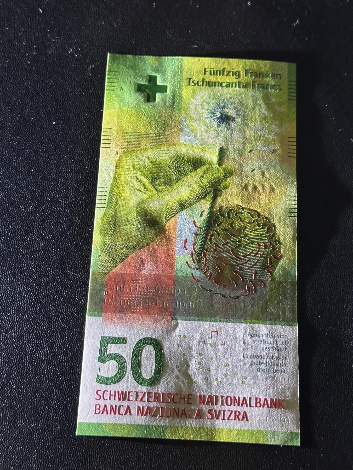 《外钞收藏家》第五百九十六期（精品大拍场）（本平台长期征集拍品、欢迎藏友们联系合作） 2015年瑞士手版50法郎 首发A冠 全新UNC 乔丹首签