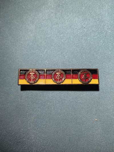 盛世勋华——号角文化勋章邮票专场拍卖第295期 - 东德社会主义劳动积极集体荣誉证章勋略 三次授予