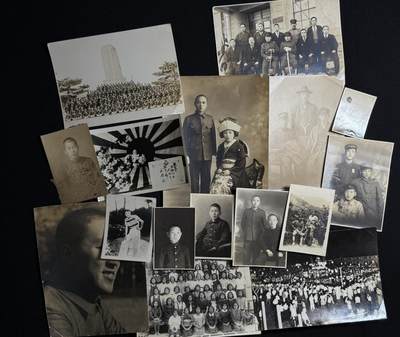 欢庆元旦！戎马世界章牌大赏第109期元旦大拍 - 铭记历史，珍爱和平！日本昭和时期老照片一组