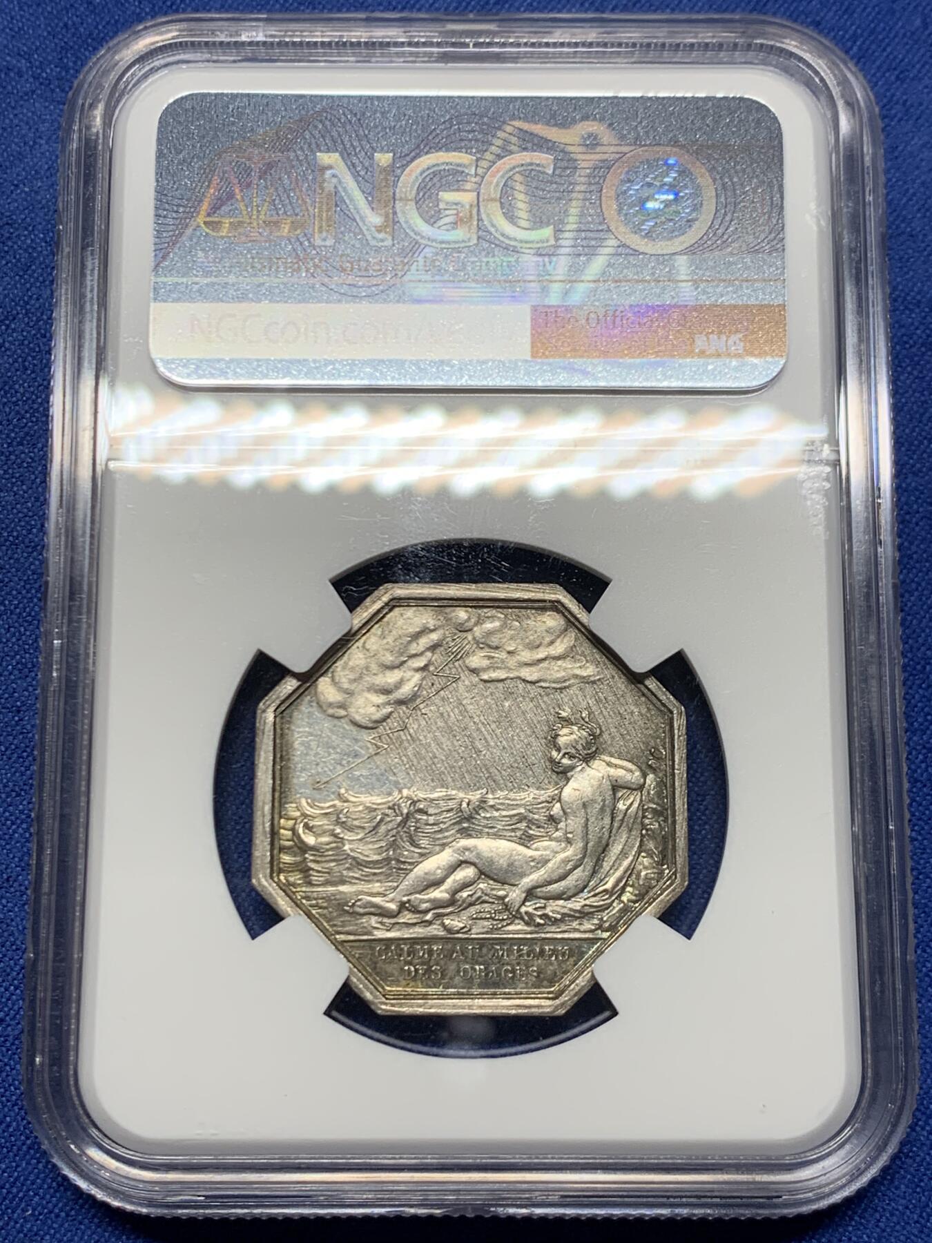 《竞宝斋》第451场 周日，周一，周二  3场连拍 （全场包邮，欢迎送拍） NGC MS64 法国婚姻爱情题材八角银质代币，命运之神摩伊赖牵着丘比特：爱情被命运牵着，蒙住了眼睛；海边女：暴风雨中保持平静，早期光边原铸