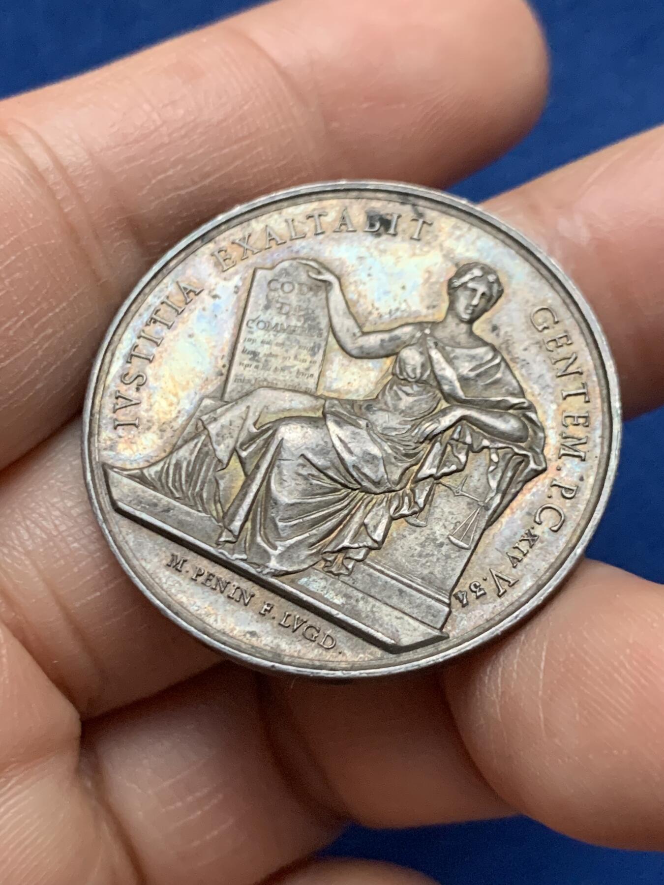 《竞宝斋》第451场 周日，周一，周二  3场连拍 （全场包邮，欢迎送拍） 法国里昂商业法庭银质代币，15.6g，33.3mm，蜜蜂边铭