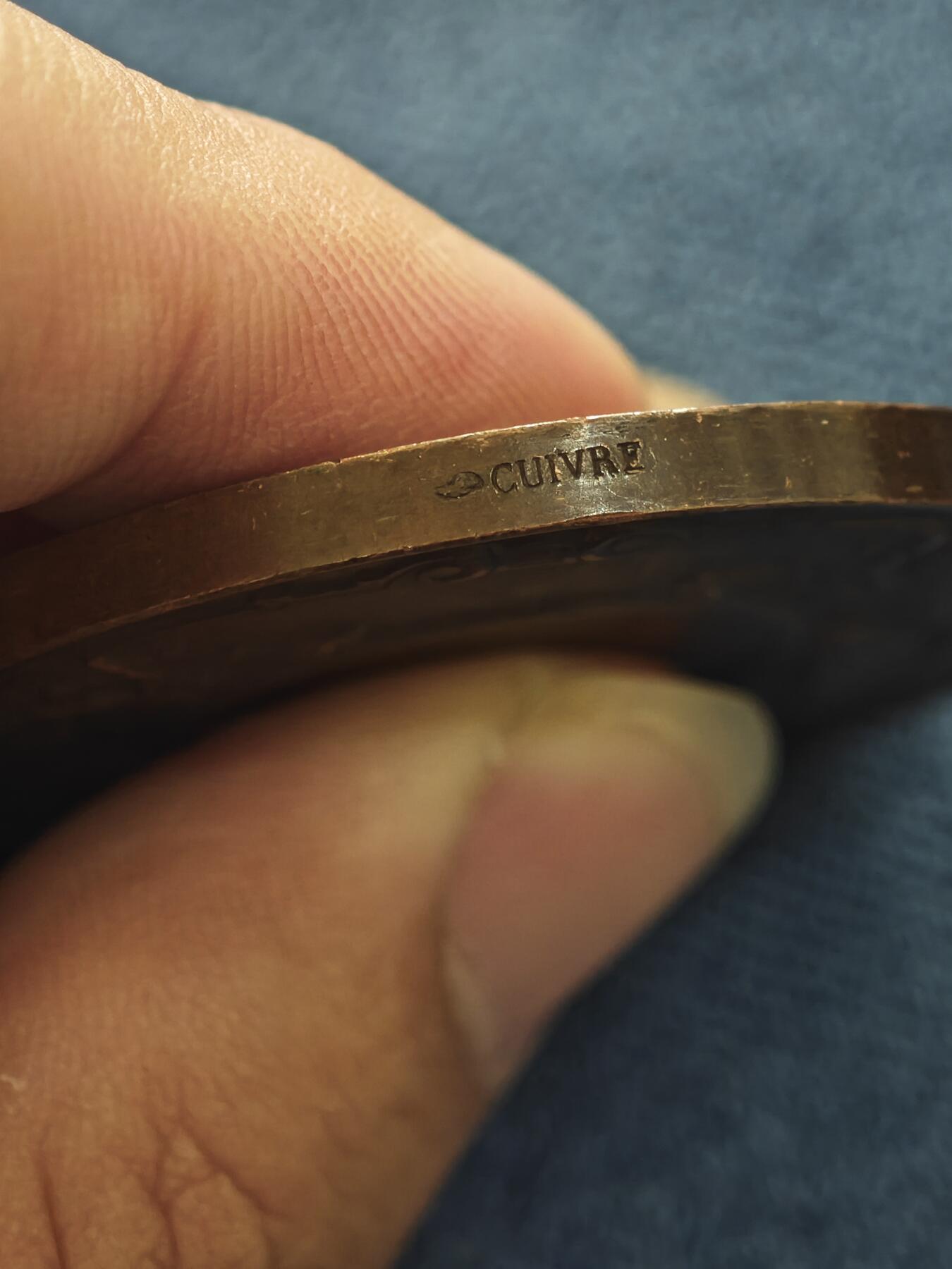 法国卢维耶农业协会大铜章 直径46㎜，重量 45.3克