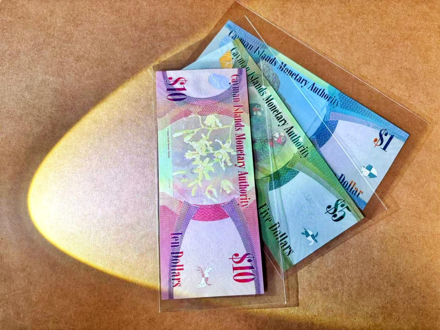 【Blue Auction】世界纸币精拍第767期——18级TOP拍卖/信誉/品质/专业/高效💫 【一组4张首发冠 含千位小号无47】开曼群岛1-25元 全新UNC 女王 