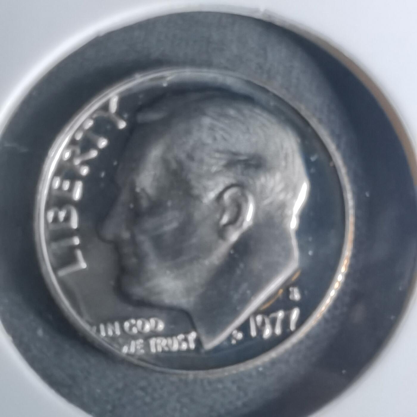 沼泽如烟--第943场 美国1977年十分精制币