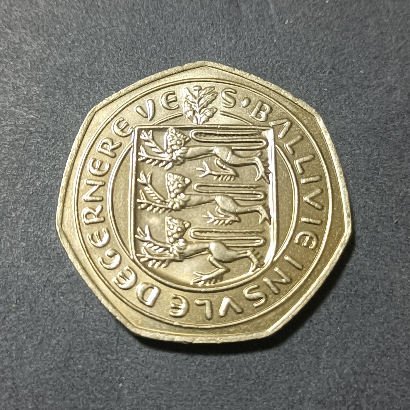 【游宝包邮场】蛇年第102期 英系国家硬币 根西岛-50便士 1982年