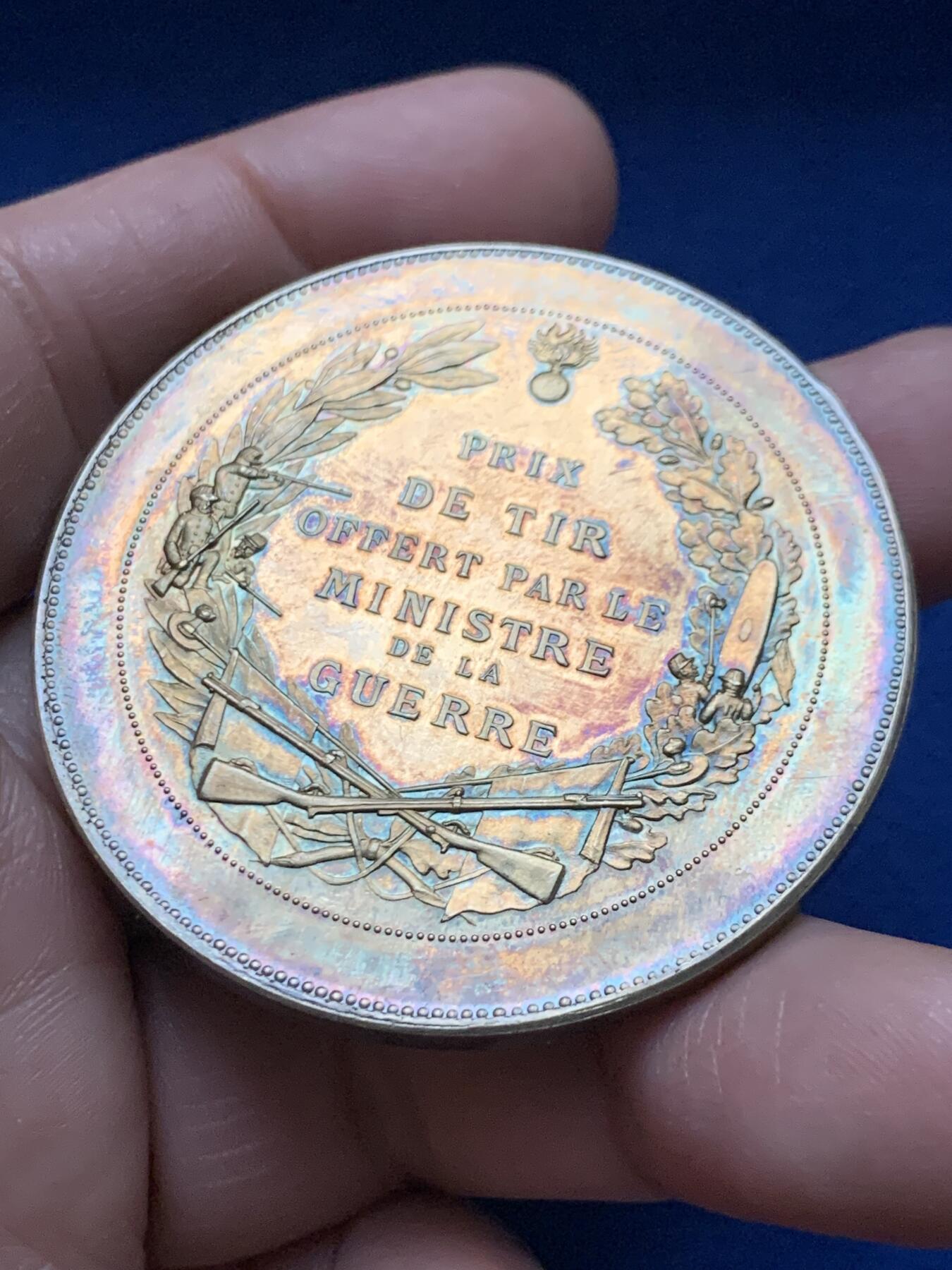 《竞宝斋》第451场 周日，周一，周二  3场连拍 （全场包邮，欢迎送拍） 法国战争部长颁发的射击比赛镀金银质奖章，67.11g，50.5mm，丰饶角边铭