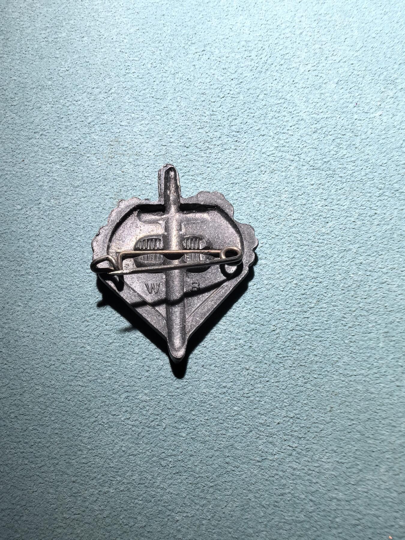 盛世勋华——号角文化勋章邮票专场拍卖第295期 德国（1939）战争受害者关怀组织（NSKOV）证章 带厂标