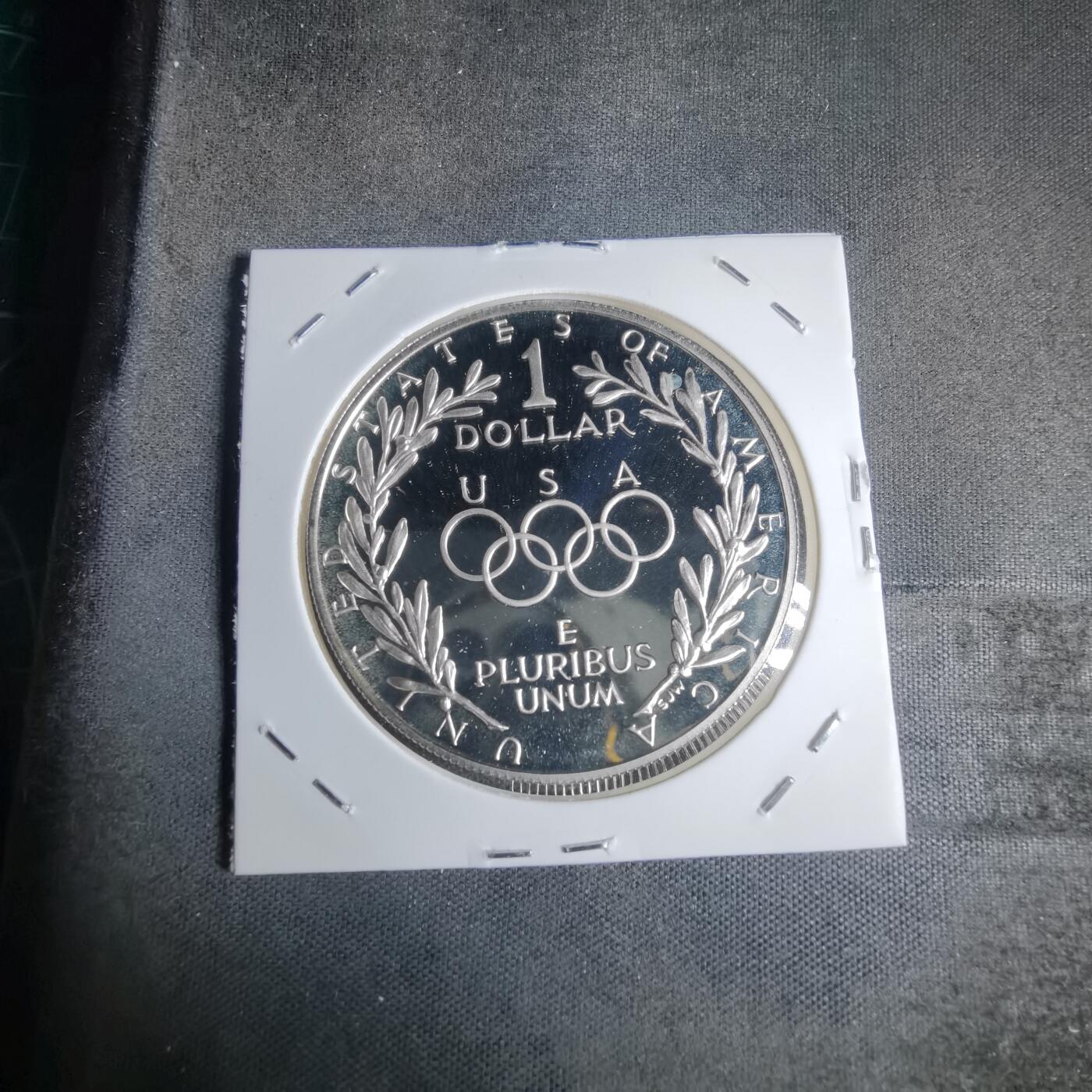 沼泽如烟--第943场 美国1988年一元精制银币