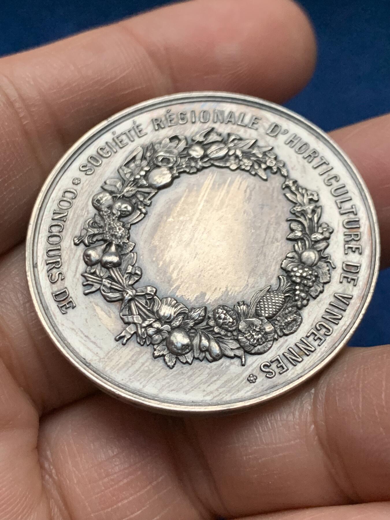 《竞宝斋》第451场 周日，周一，周二  3场连拍 （全场包邮，欢迎送拍） 法国文森园艺协会银章，26.62g，38.6mm，野猪头+菱形aregnt 950/1000边铭