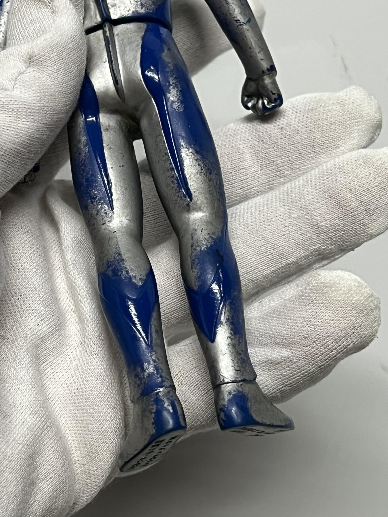 零元拍：海淘中古玩具 万代系列 哦脚底附带铭文以及钢印 1997年出品 20多年老玩具非常少见 掉漆蹭色属正常现象！戴拿奥特曼 奇迹型 软胶模型 中古玩具收藏家必备小摆件