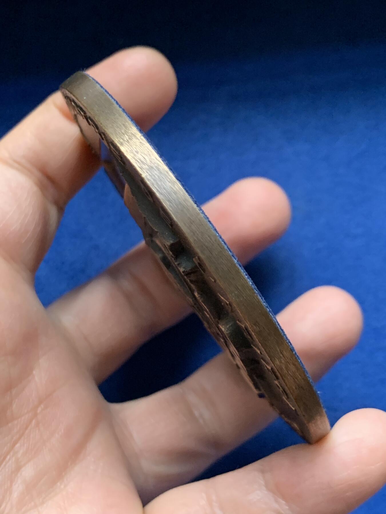 《竞宝斋》第451场 周日，周一，周二  3场连拍 （全场包邮，欢迎送拍） 法国阿列日省工商会单面铜章，195.4g，80mm