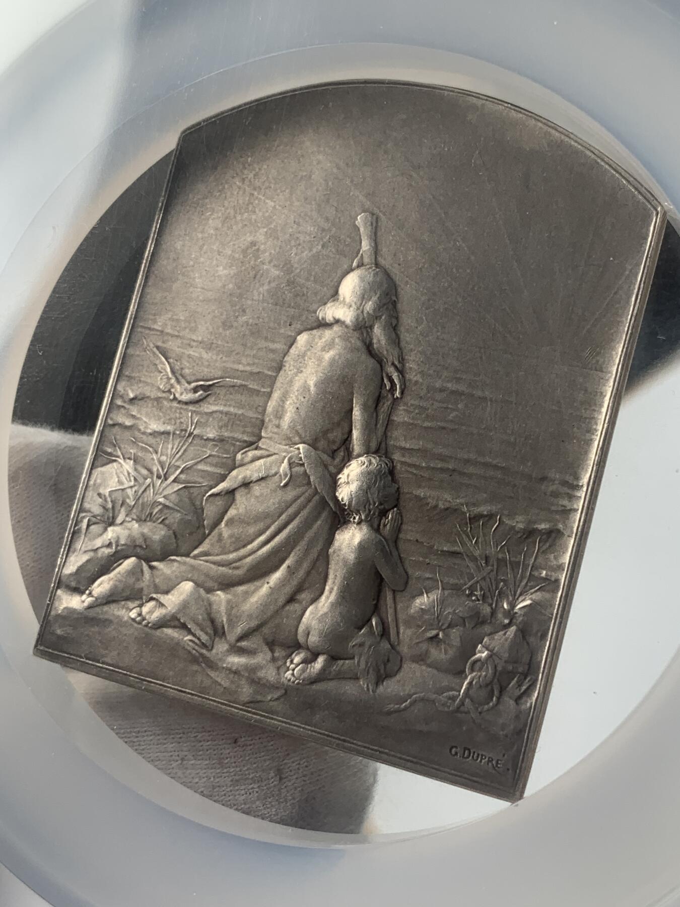 掌中浮雕-藏着的欧洲第047场 NGC MS63 : 1900年法国“致敬太阳”纪念银章，64 X50mm, 雕刻家：1896年罗马大奖赛大奖获得者Georges Dupre (1869-1909)此章是作者游学罗马期间完成，赢得1899年法兰西艺术家协会沙三等奖, Nicolas Maier法国优秀雕刻家作品书#188号