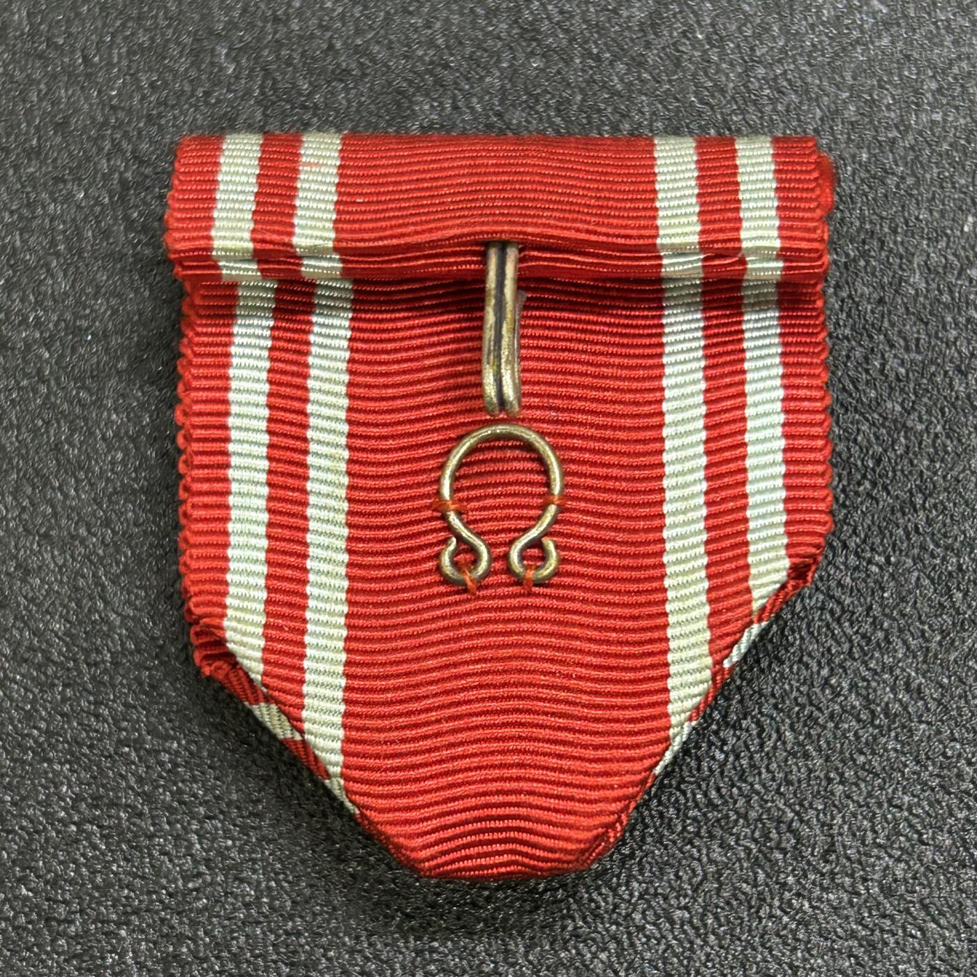 西秦中古拍卖第七十期 不忘历史 抗战收藏 日本红十字奖章绶带 高等级