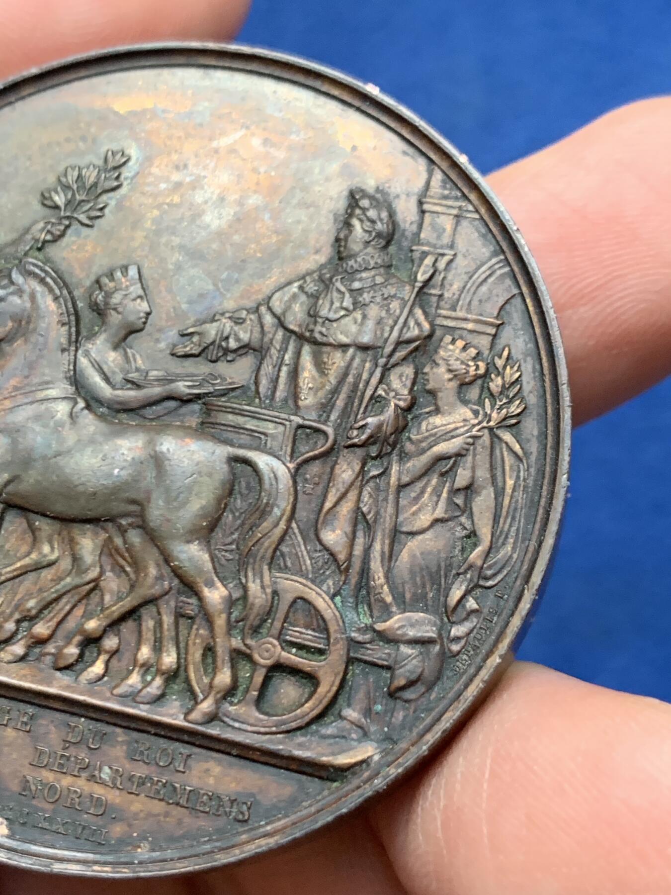 《竞宝斋》第451场 周日，周一，周二  3场连拍 （全场包邮，欢迎送拍） 法国查理十世北方巡视铜章，65.30g，51mm，1842年以前无边铭，背面7点方向有轻磕