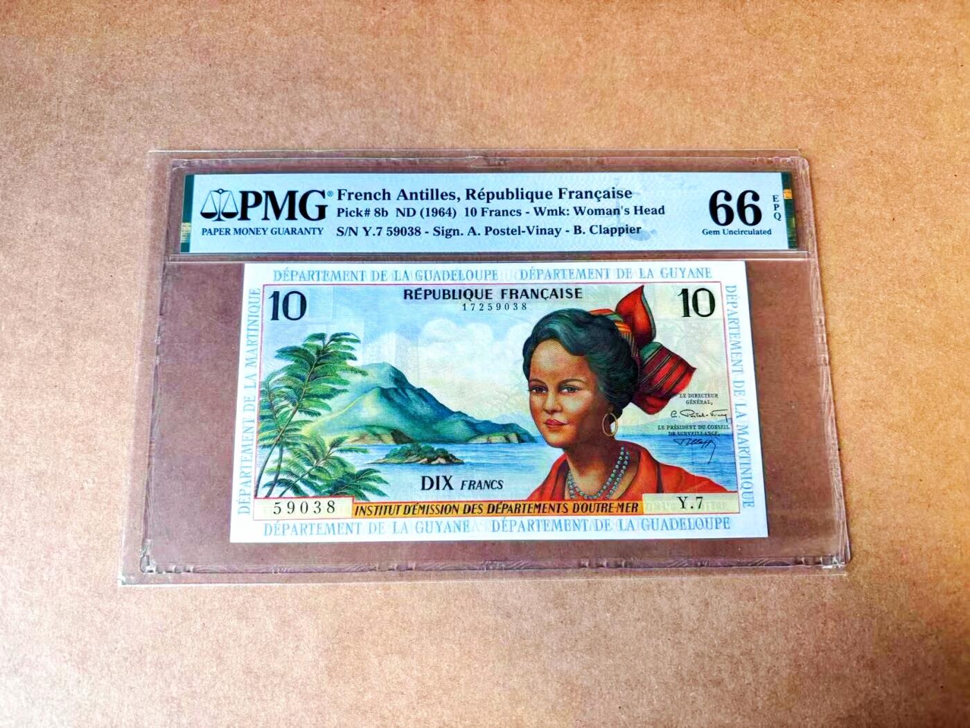 【Blue Auction】世界纸币精拍第767期——18级TOP拍卖/信誉/品质/专业/高效💫 【无47】法属安的列斯 1964年10法郎 背面风景唯美 PMG66EPQ